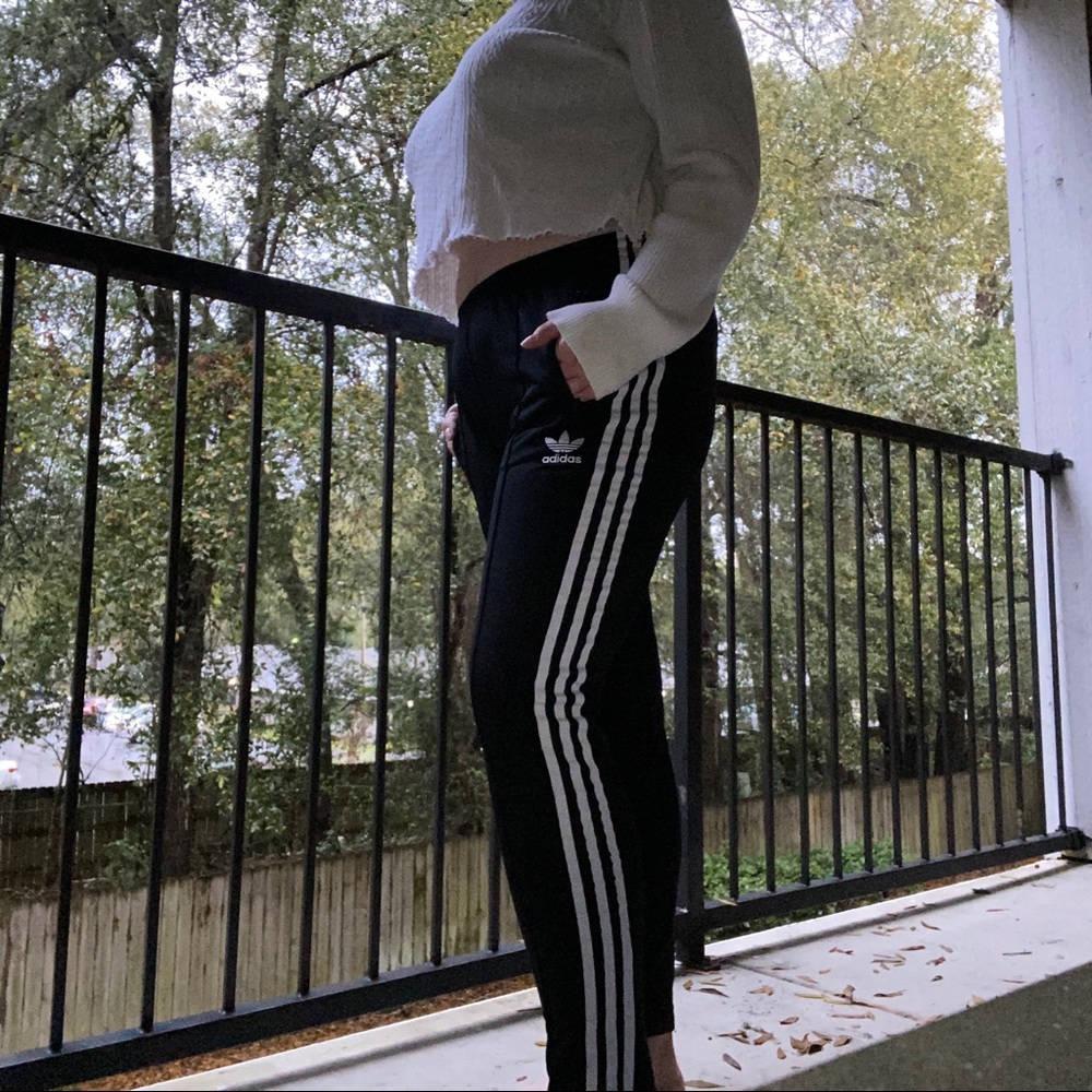 Classics adidas track pants ✨